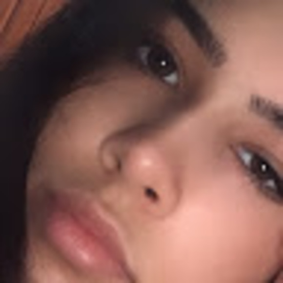 Meet your Posher, Katy - Picture 1 of 1